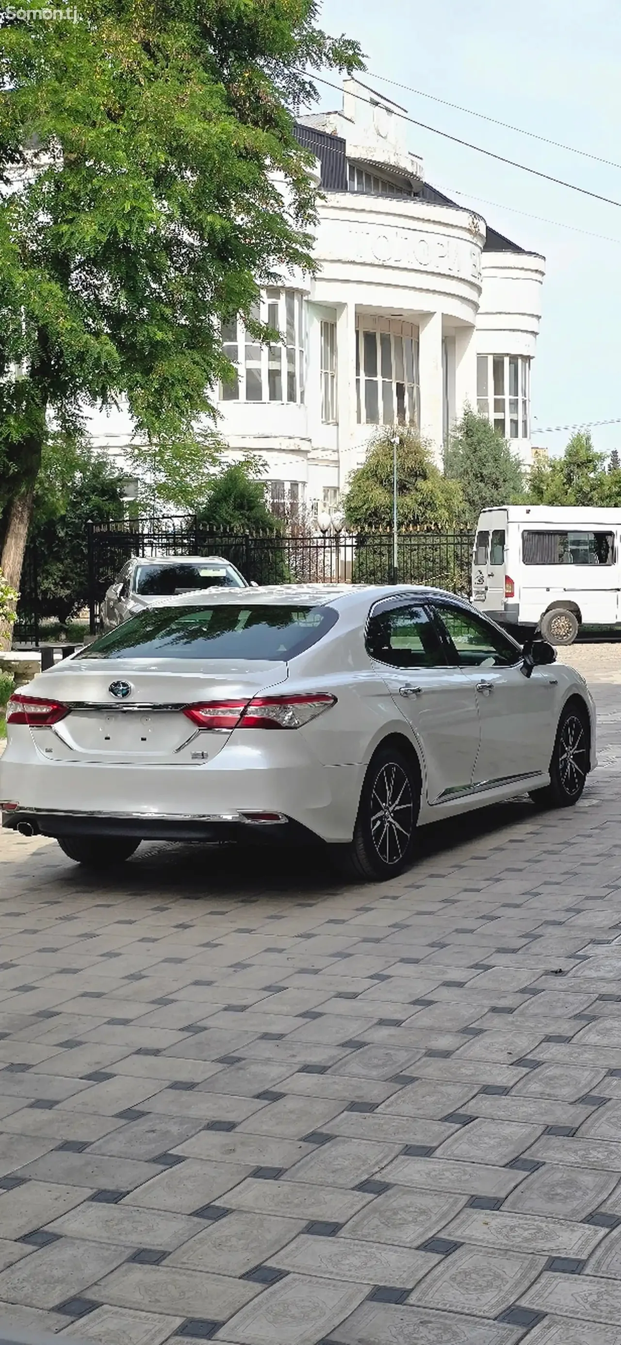 Toyota Camry 2018 · 2.5 AT