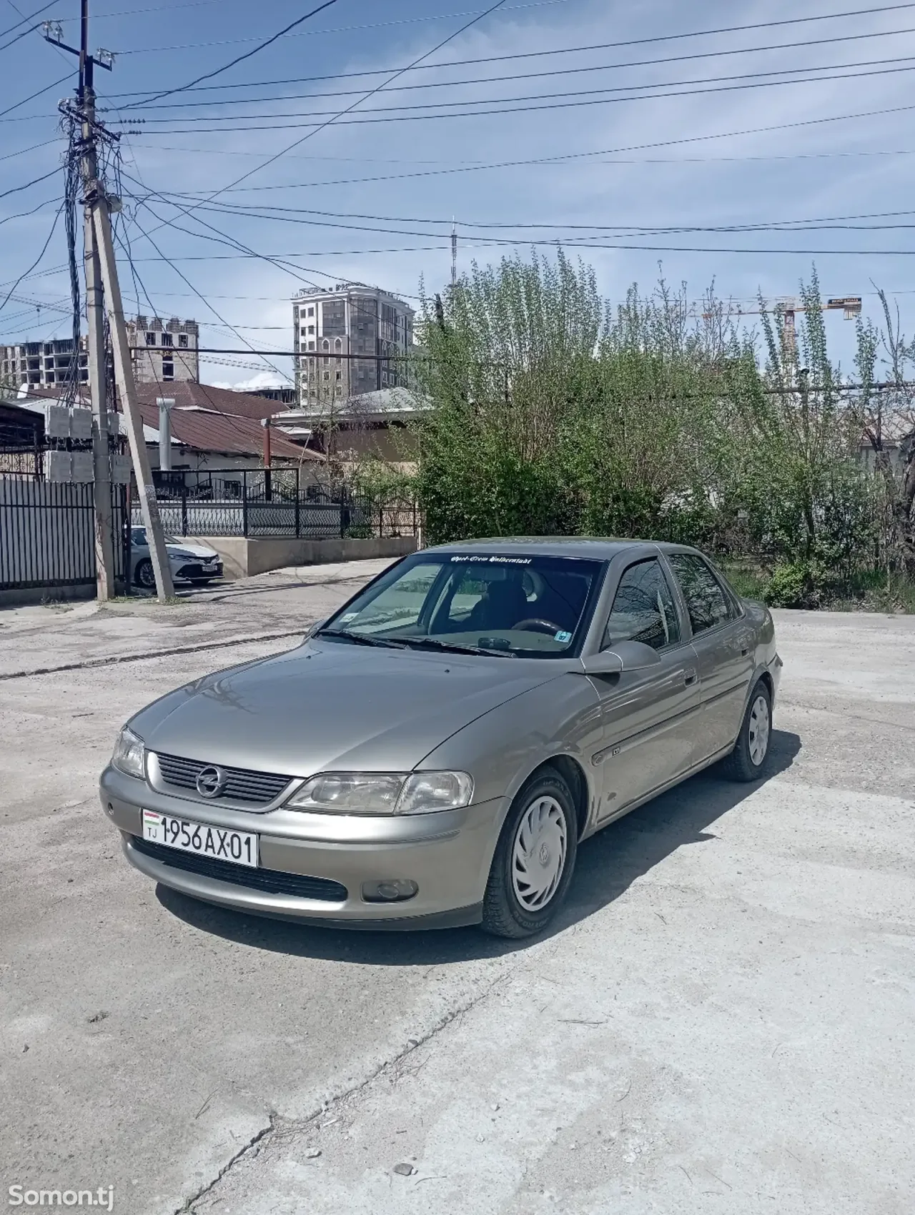Opel Vectra B 1996 · 1.6 MT