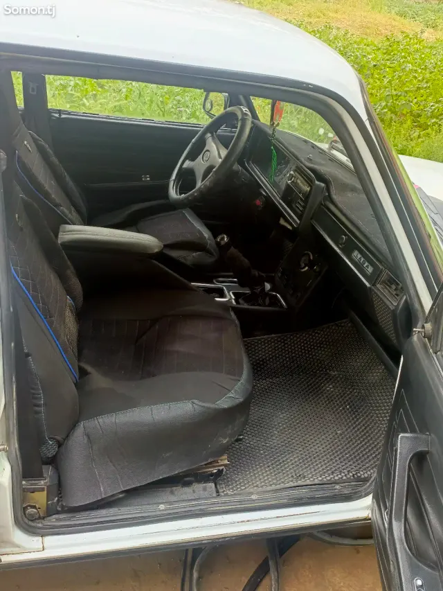 Lada (ВАЗ) 2107 2002 · 1.3 MT
