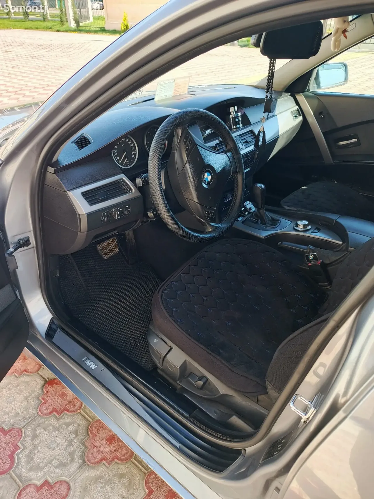 BMW M5 2004 · 2.5 AT