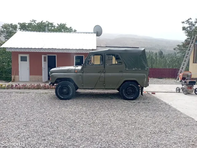УАЗ 469Б 1990 · 2.4 MT