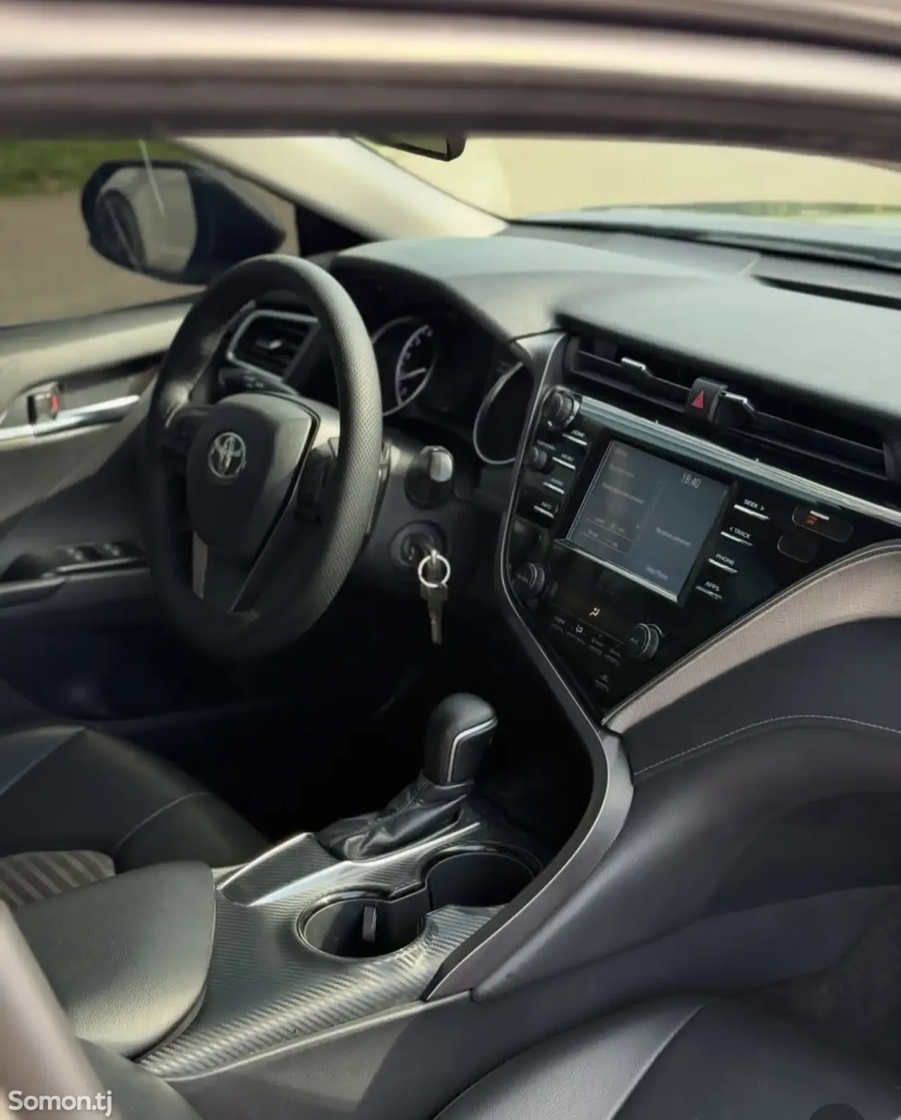 Toyota Camry 2018 · 2.5 AT