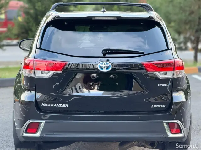 Toyota Highlander 2018 · 2.5 AT