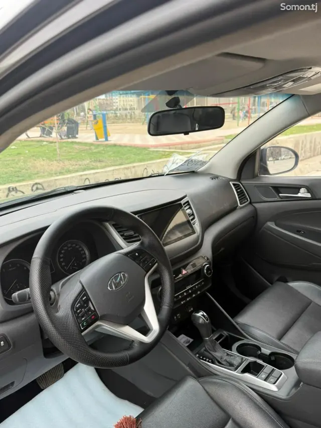 Hyundai Tucson 2017 · 1.6 AT