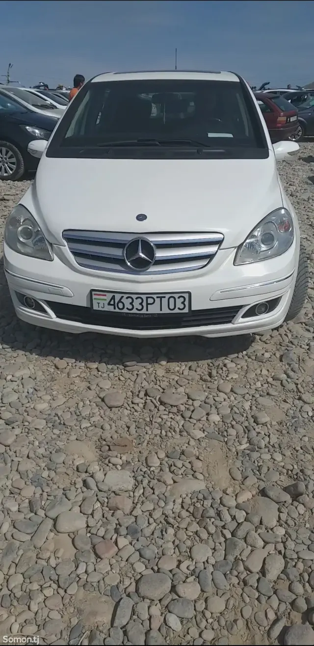 Mercedes-Benz B class 2009 · 2.0 AT