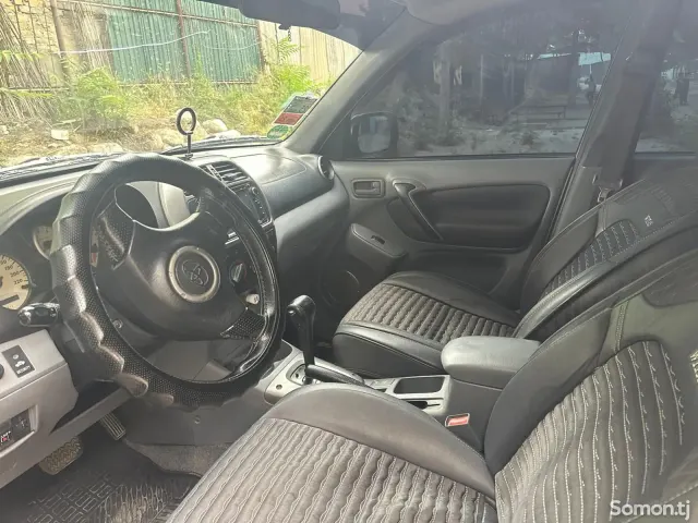 Toyota RAV 4 2002 · 2.4 AT