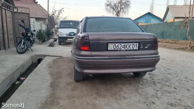 Opel Astra F 1998 · 1.6 MT
