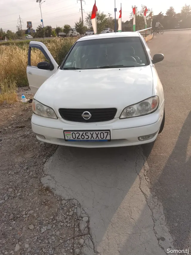 Nissan Maxima 2000 · 3.0 MT