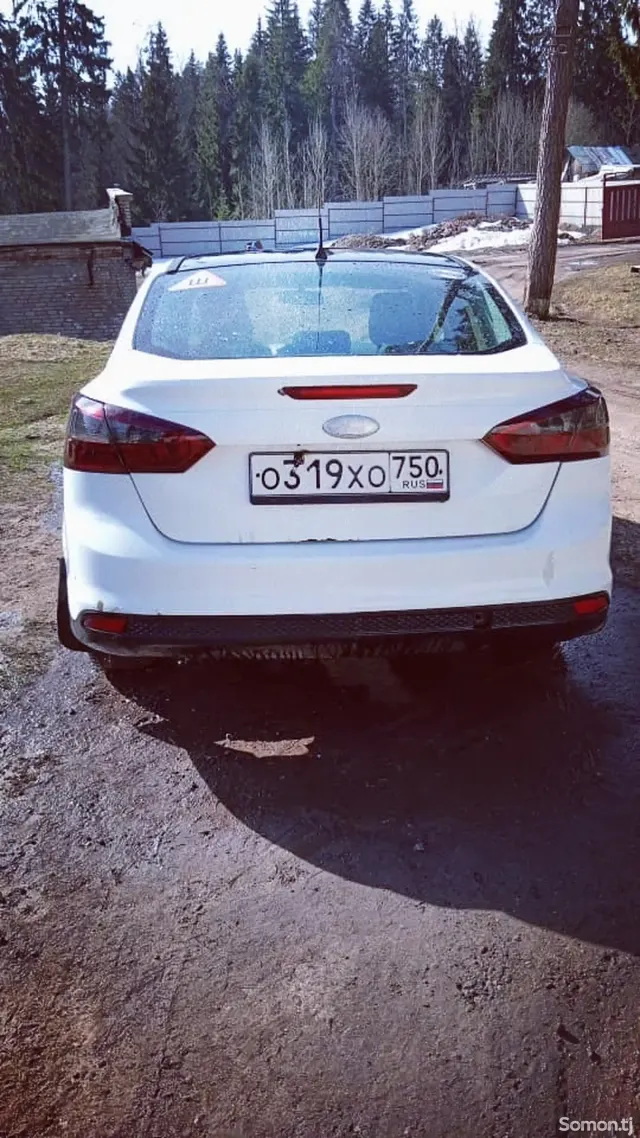 Ford Focus 2013 · MT