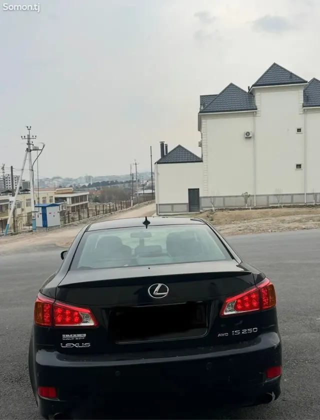 Lexus IS series 2009 · 2.5 AT