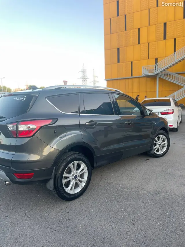 Ford Kuga 2019 · 2.5 AT