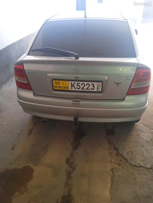 Opel Astra G 1999 · 1.6 MT