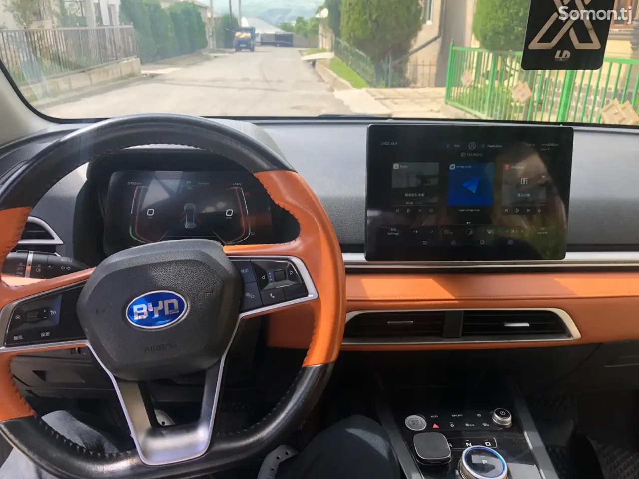BYD E2 2022 · AT