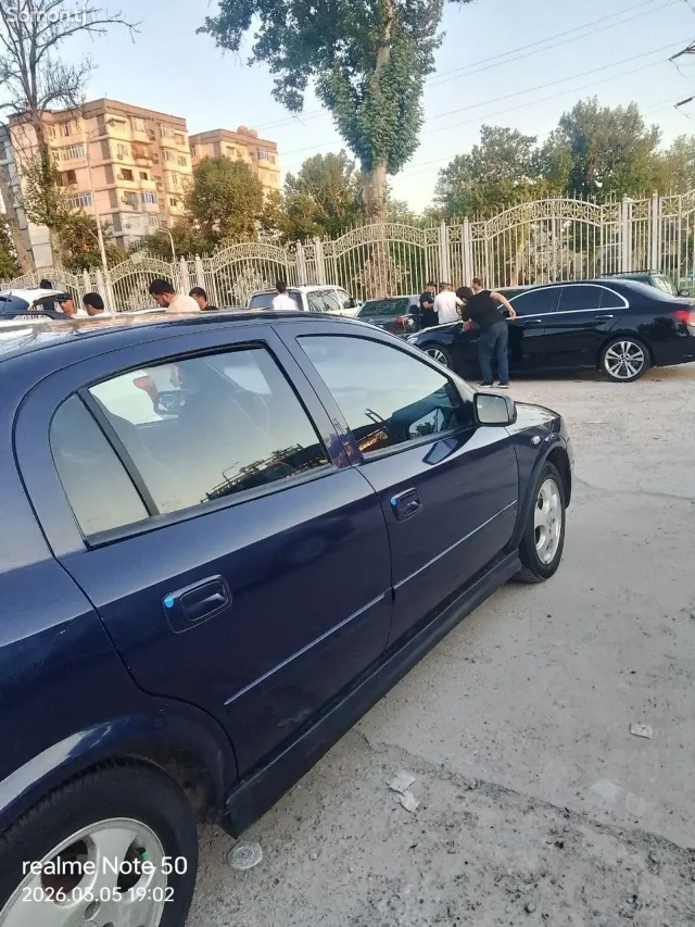 Opel Astra G 1999 · 1.6 MT