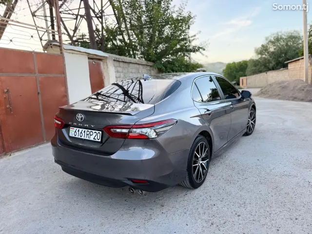 Toyota Camry 2021 · 2.5 AT