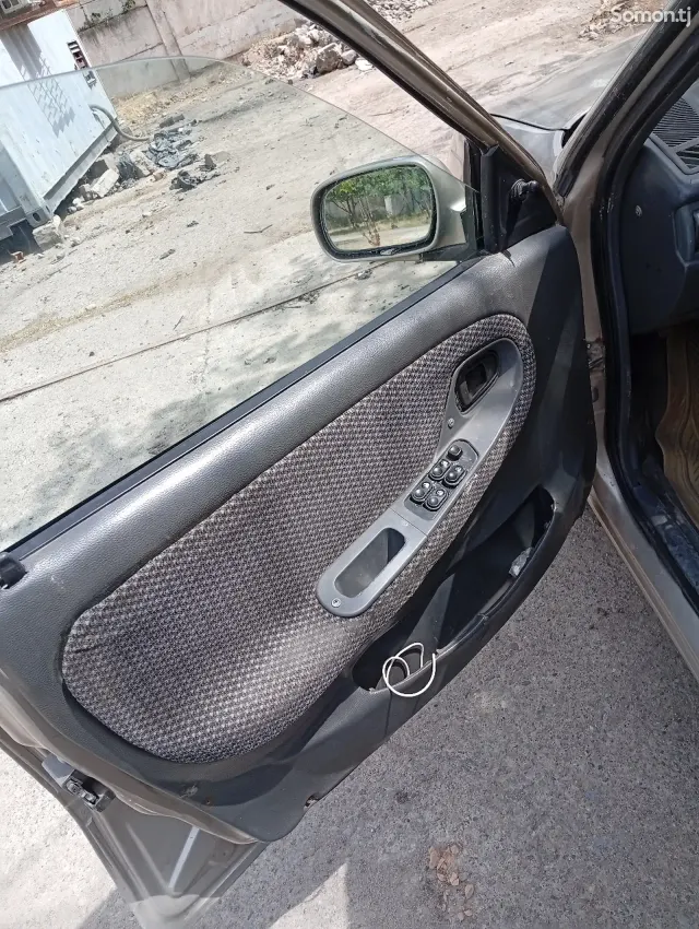 Daewoo Nexia 1995 · 1.6 MT