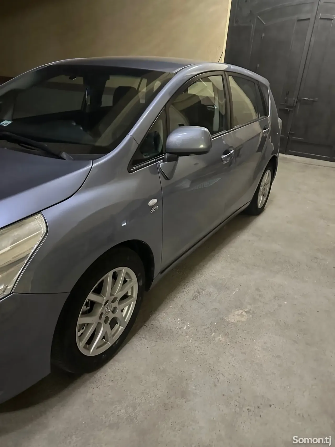 Toyota Corolla Verso 2009 · 2.2 AT