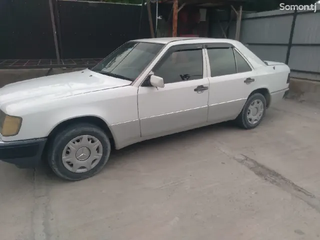 Mercedes-Benz W124 1991 · 2.0 MT