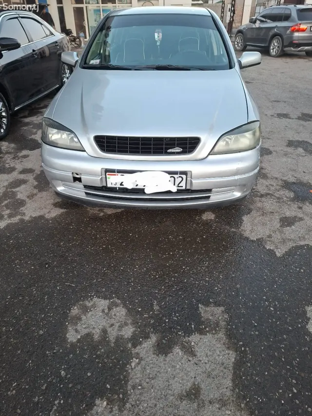 Opel Astra G 1998 · 1.6 MT