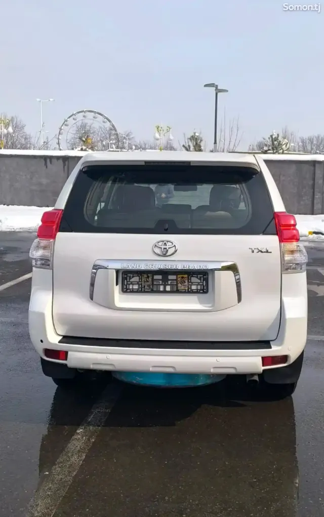 Toyota Land Cruiser Prado 2013 · 2.7 AT