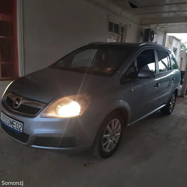 Opel Zafira 2006 · 1.8 MT