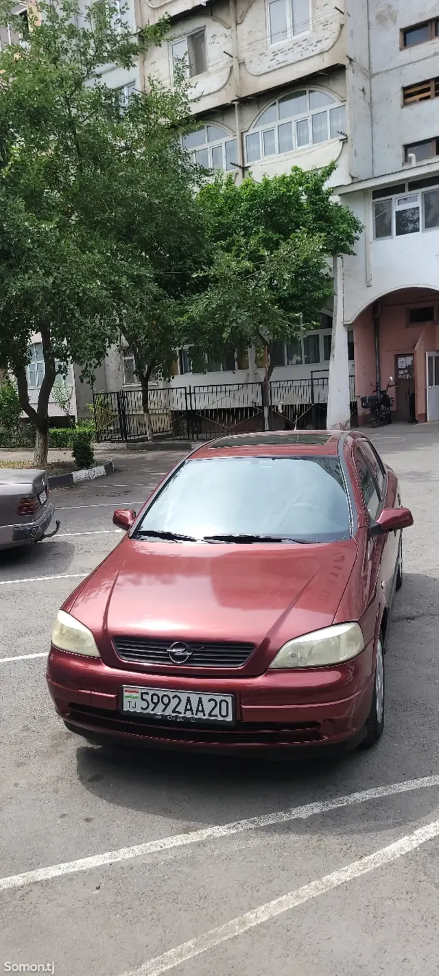 Opel Astra G 1998 · 1.6 MT