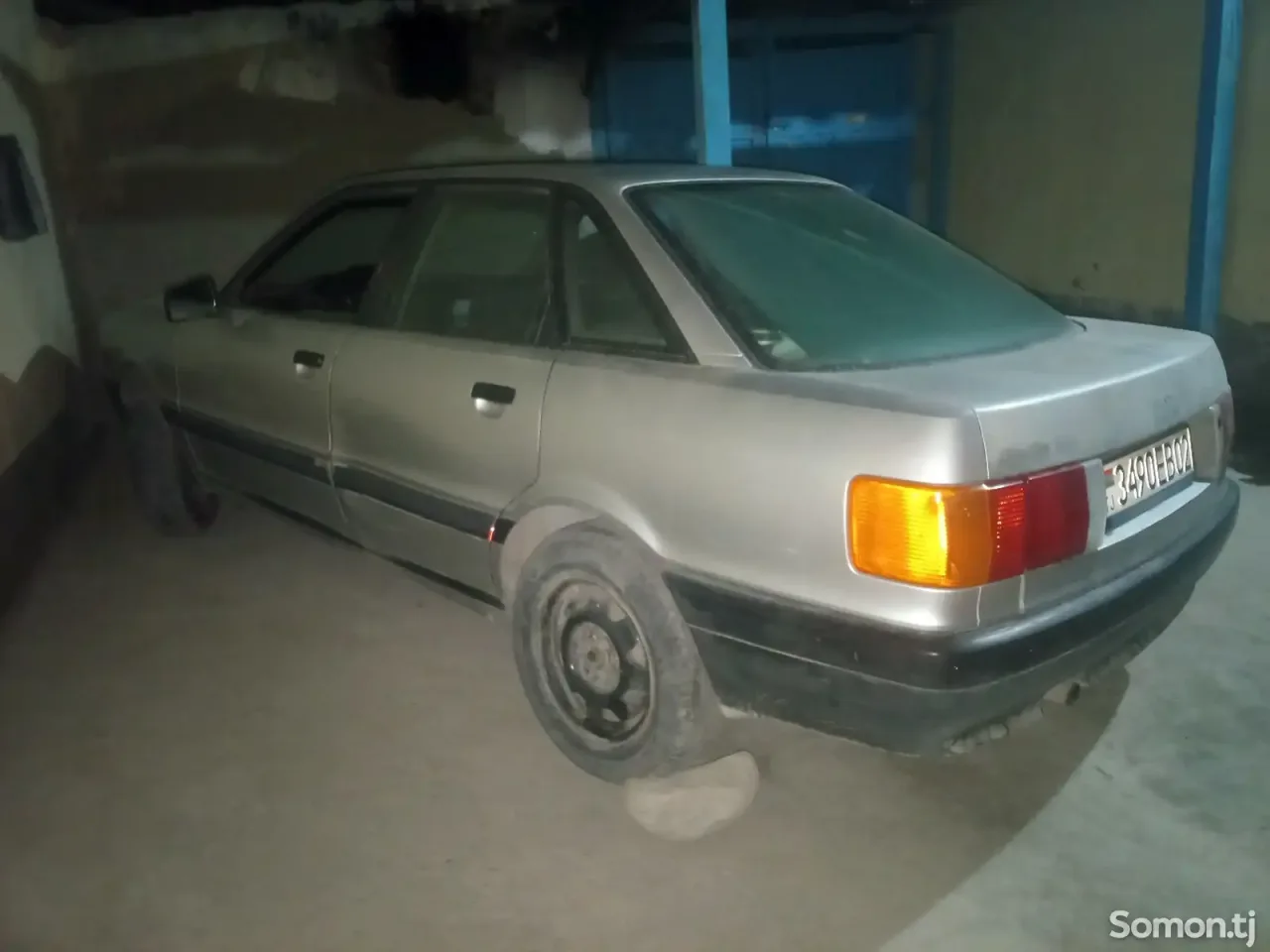 Audi 80 1988 · 1.6 MT