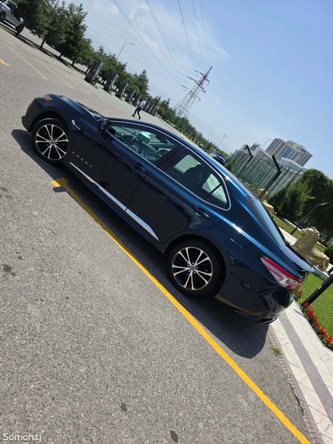 Toyota Camry 2018 · 2.5 AT