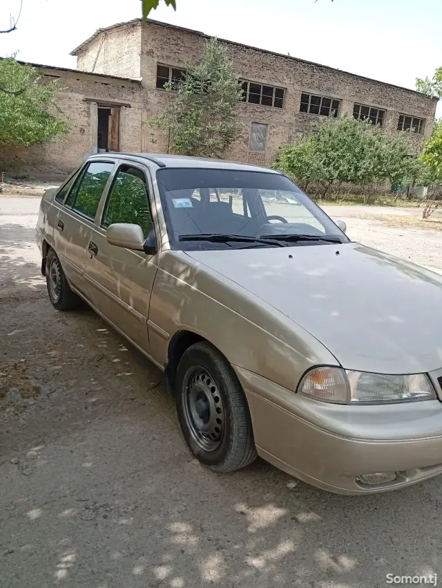 Daewoo Nexia 1995 · 1.6 MT