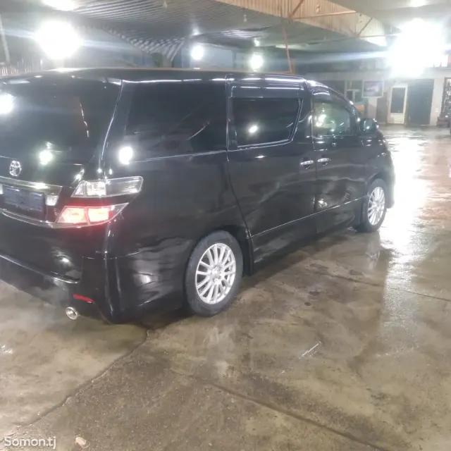 Toyota Vellfire 2010 · 2.4 AT