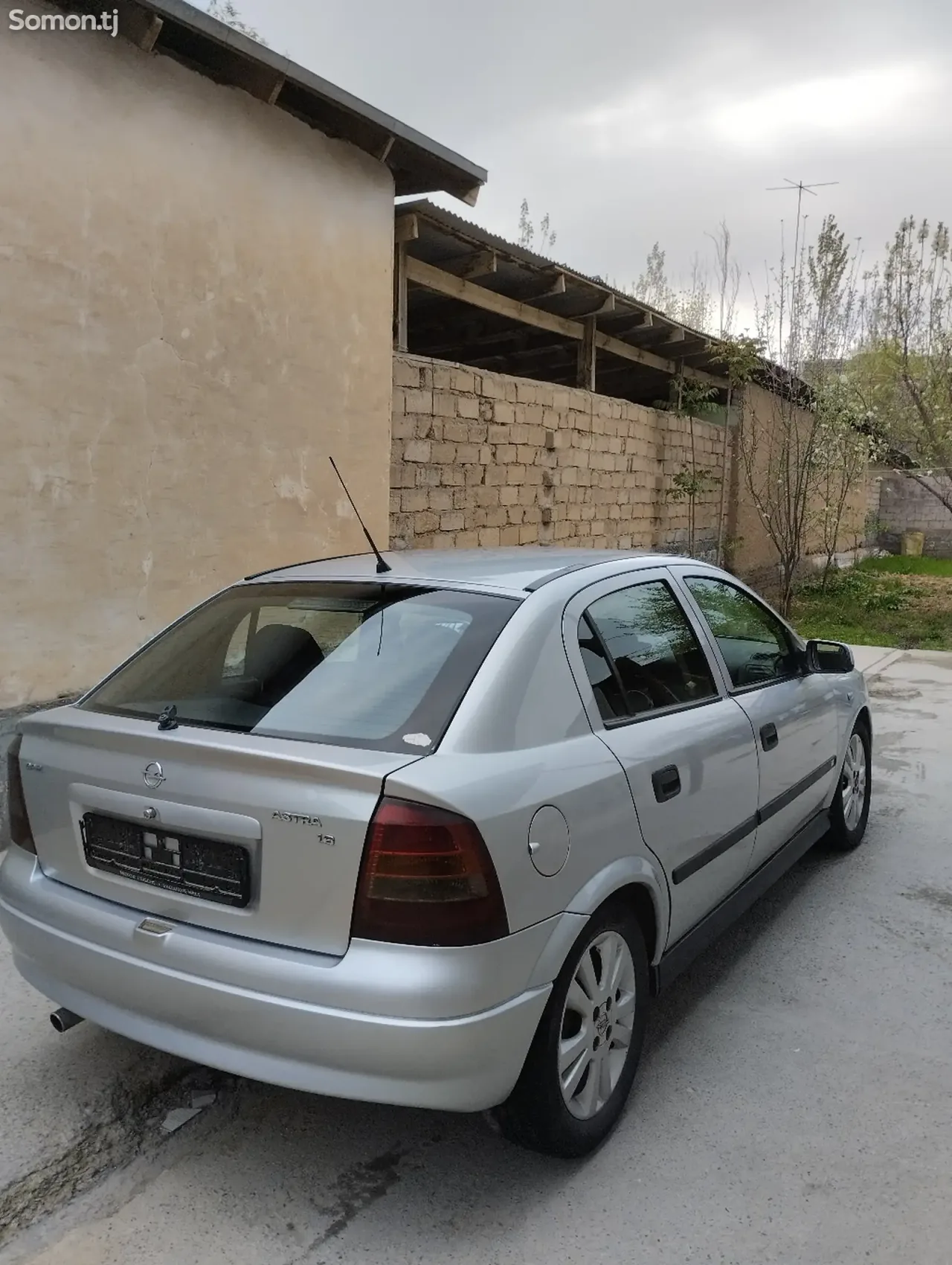 Opel Astra G 2000 · 1.6 MT