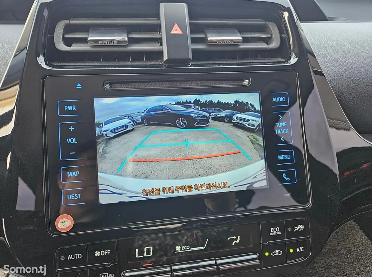 Toyota Prius 2018 · 1.8 AT