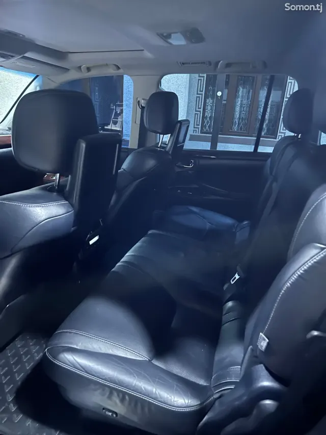 Lexus LX series 2015 · 5.7 AT