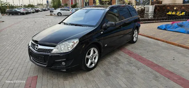 Opel Astra H 2008 · 1.6 MT