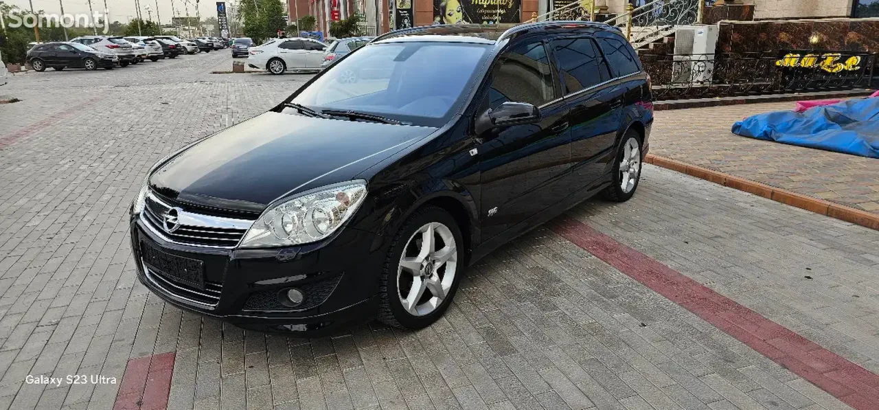 Opel Astra H 2008 · 1.6 MT