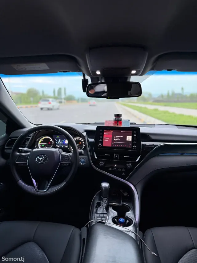 Toyota Camry 2018 · 2.5 AT