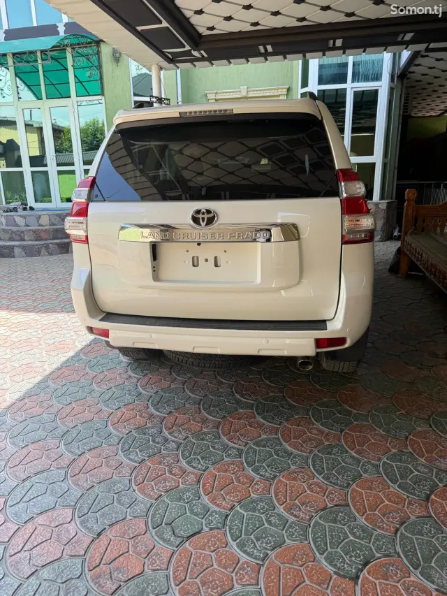 Toyota Land Cruiser Prado 2015 · 4.0 AT