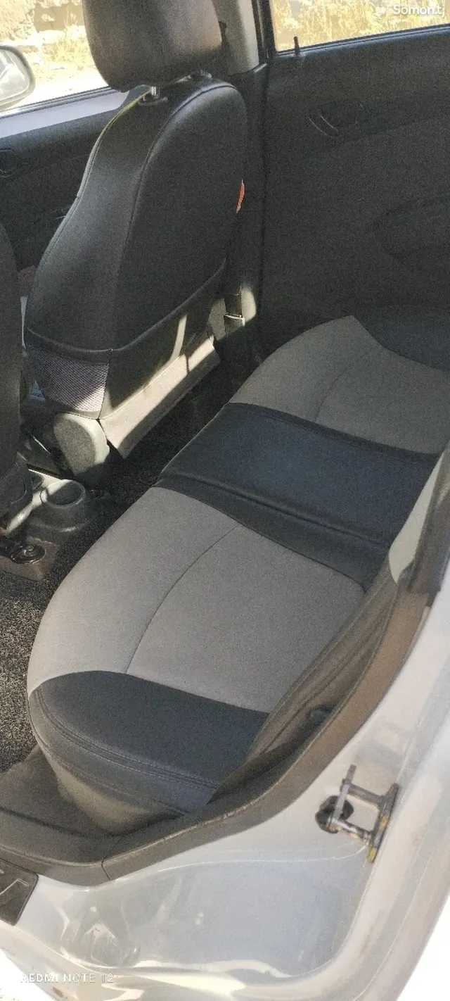 Chevrolet Spark 2012 · 1.3 AT