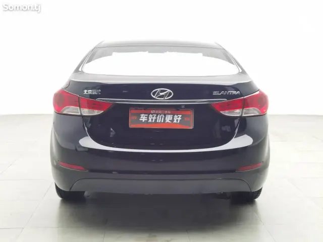 Hyundai Elantra 2015 · 1.6 MT