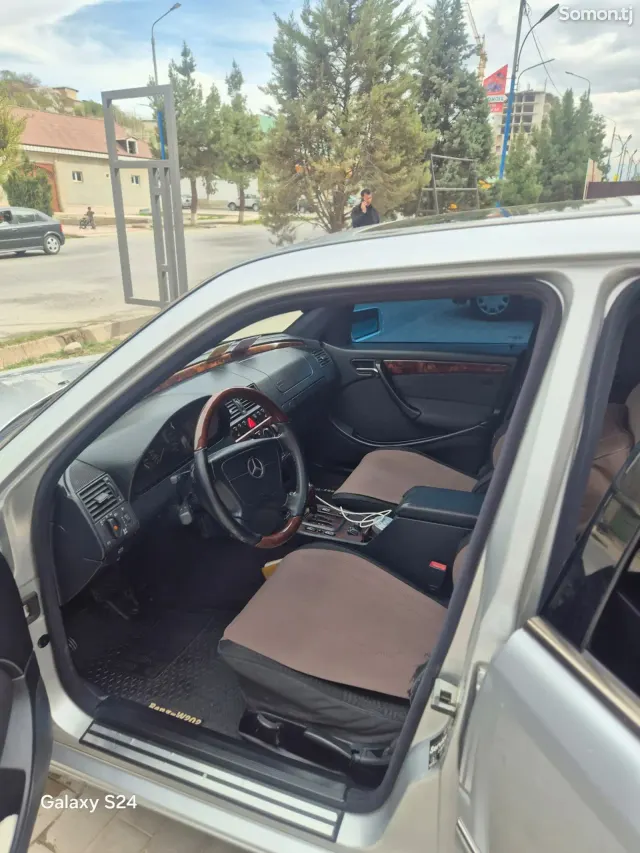 Mercedes-Benz C class 2000 · 2.4 AT