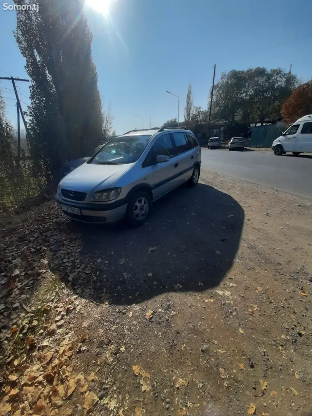 Opel Zafira 2001 · 1.8 MT