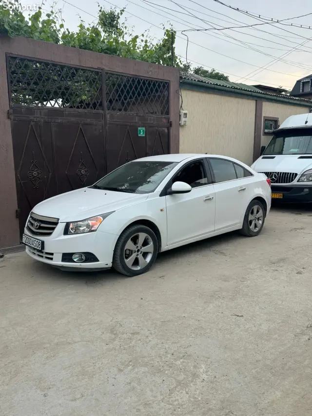Chevrolet Cruze 2010 · 1.8 MT
