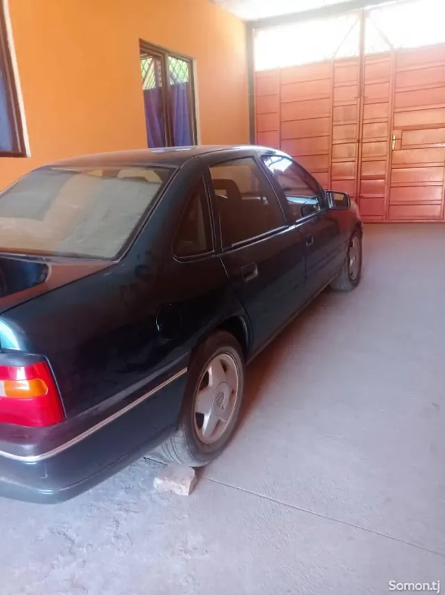 Opel Vectra A 1994 · 1.8 MT