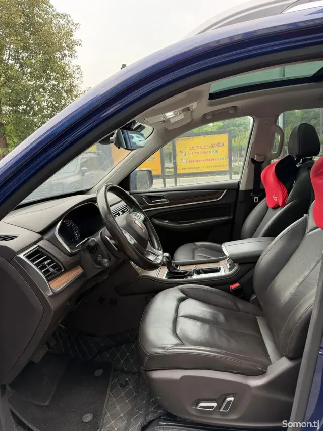 Roewe RX8 2018 · 2.0 AT