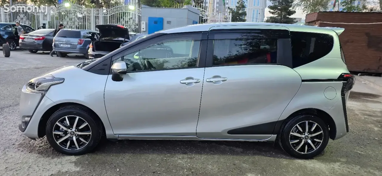 Toyota Sienta 2016 · 1.5 CVT