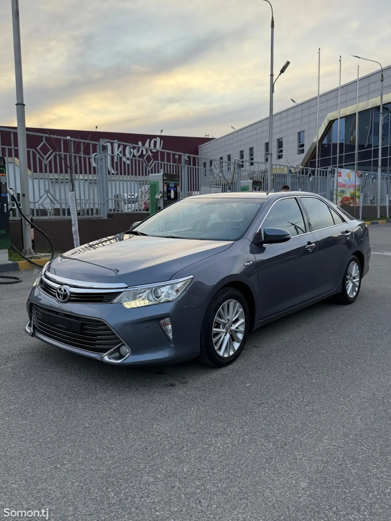 Toyota Camry 2015 · 2.0 AT