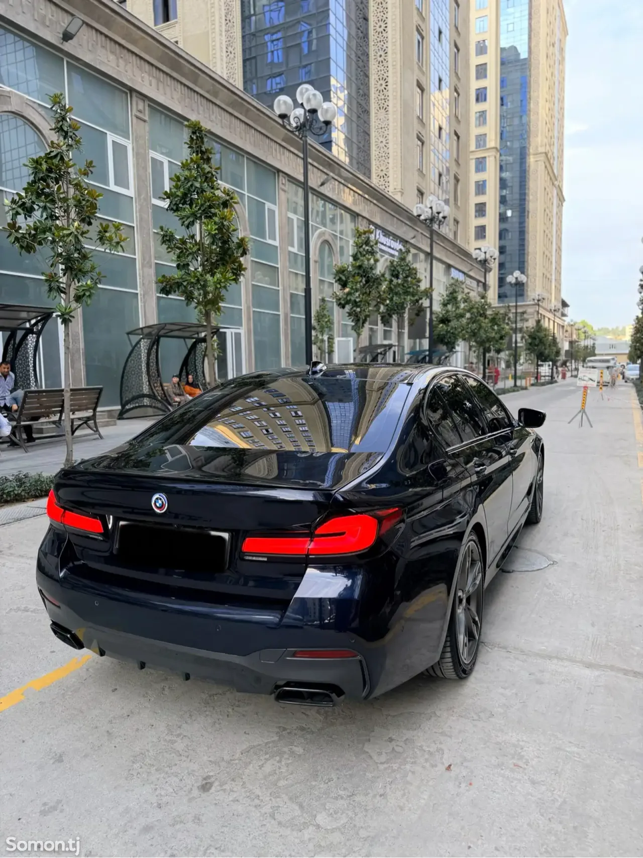 BMW 5 series 2023 · 4.4 AT