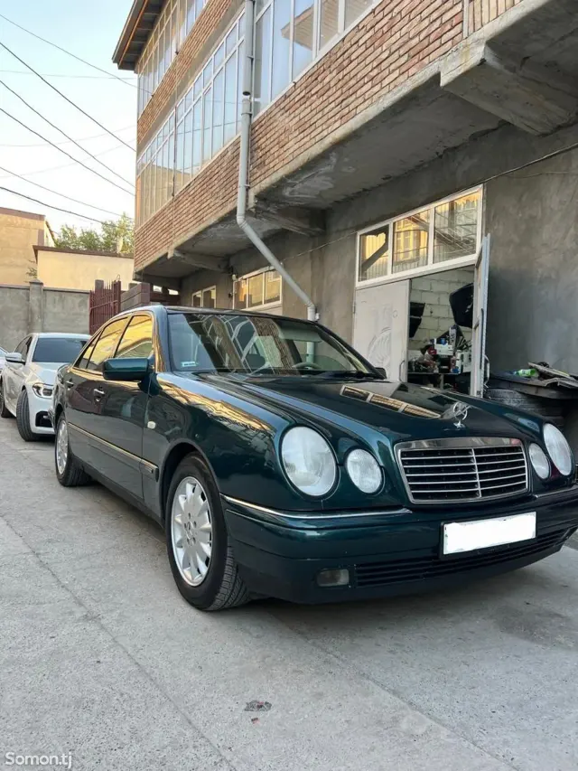 Mercedes-Benz E class 1999 · 2.3 AT