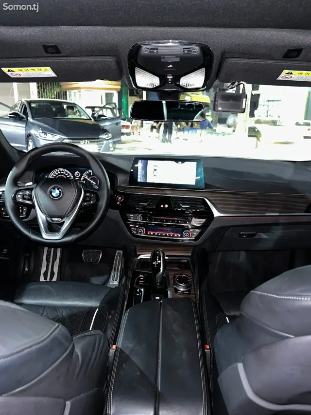 BMW 5 series 2017 · 2.0 AT