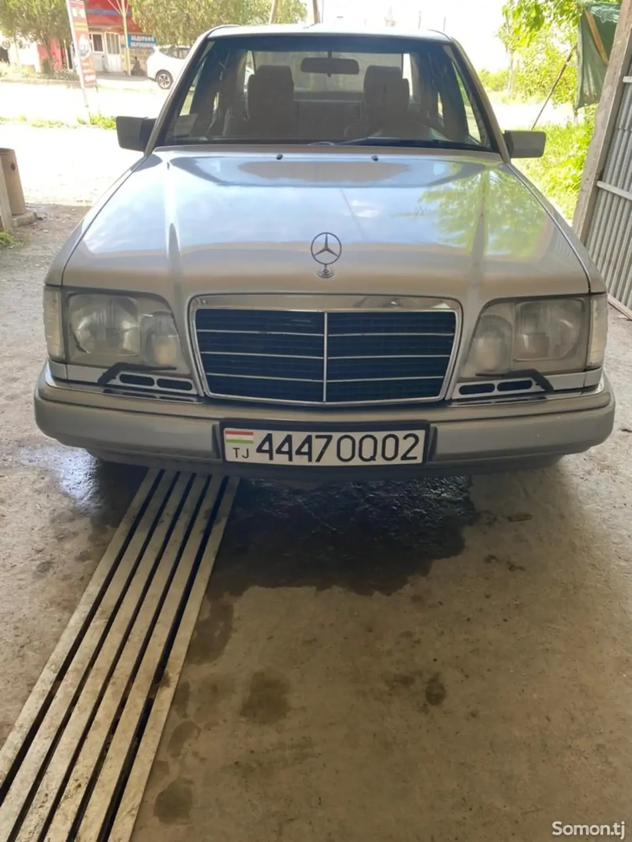 Mercedes-Benz W124 1994 · 2.0 MT
